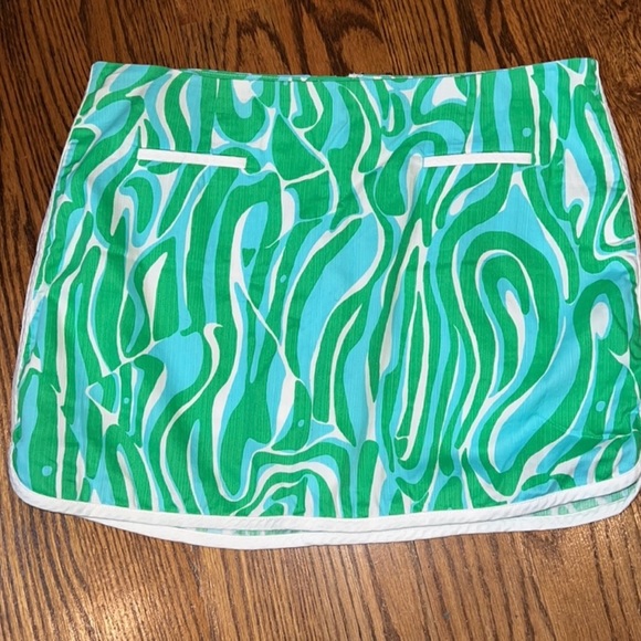 Lilly Pulitzer Tierney Skort in Finders Keepers size 10 EUC - Picture 4 of 7